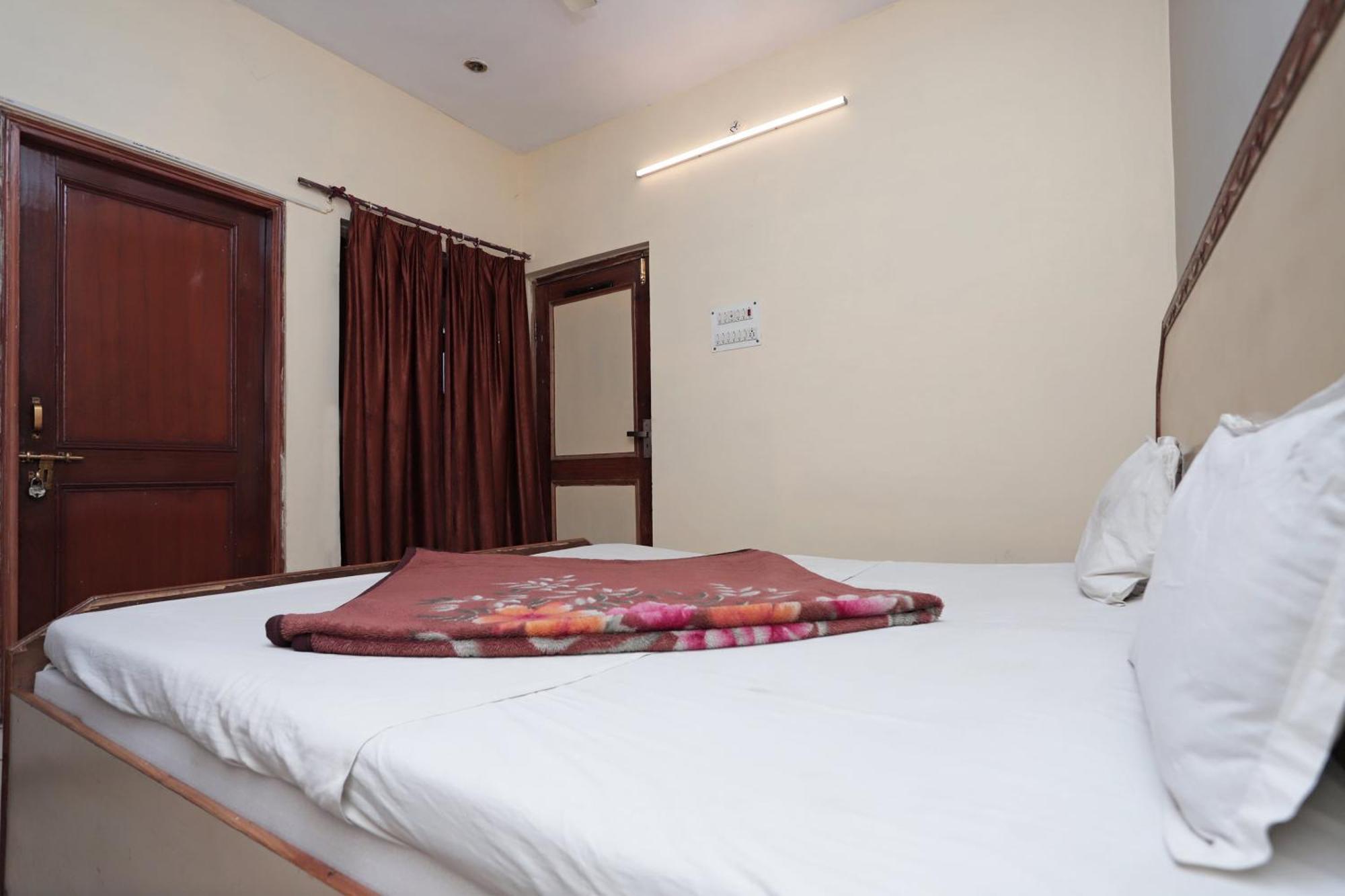 Narayani Guest House By Grb Kankhal Exterior photo